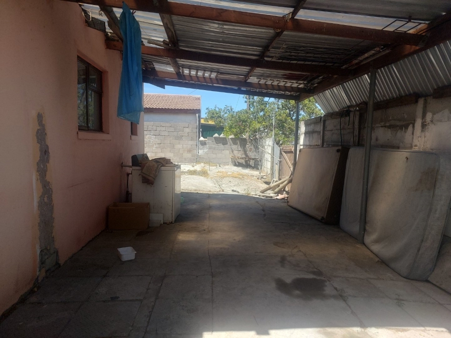 3 Bedroom Property for Sale in Roosendal Western Cape